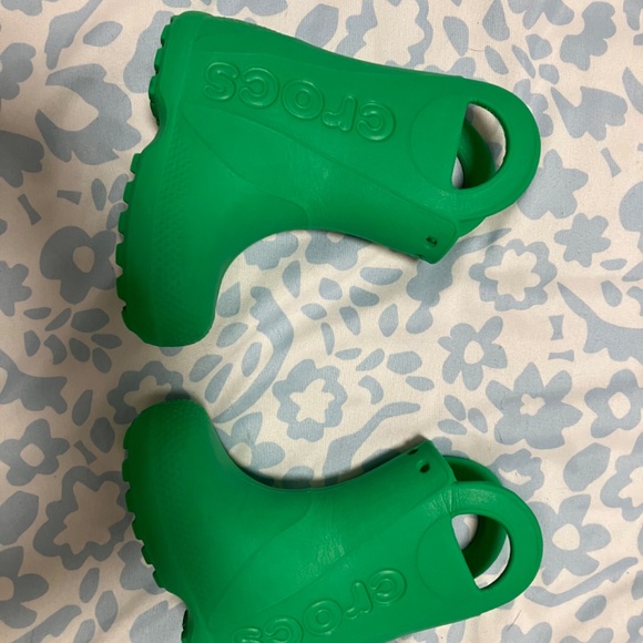 Crocs Rainboots 7C - Picture 2 of 4